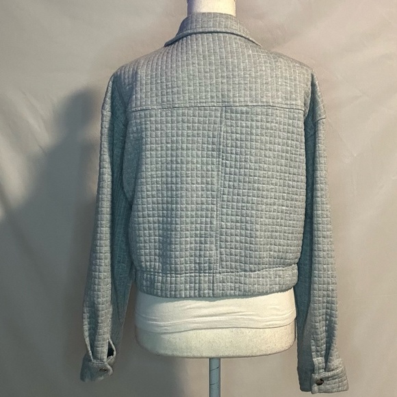 Simple and stylish jacket for everyday wear. You can dress it up or down. - Picture 3 of 7